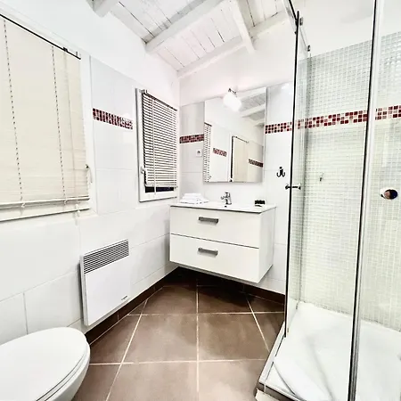 Riviera - Cote D'azur - Old Town - Promenade Des